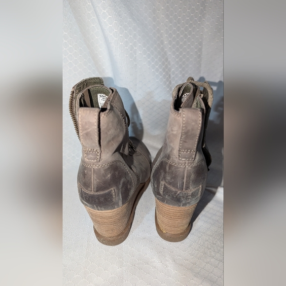 Sorel Joan Uptown Waterproof Wedge Bootie Size 7 NL3950-297 Used - Picture 3 of 5